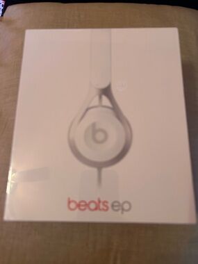 Beats by Dre Beats EP White On-Ear Headphones